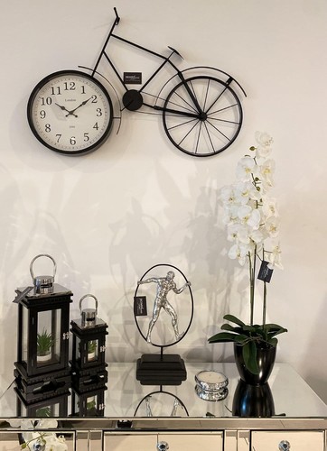 Stylish large black bicycle - large,