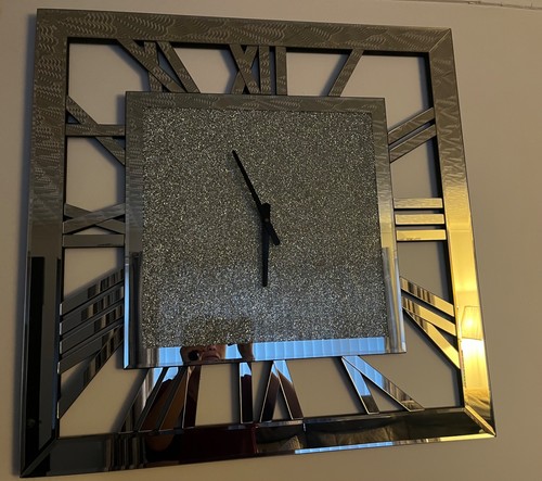 Crushed diamond mirrored wall - diamond,