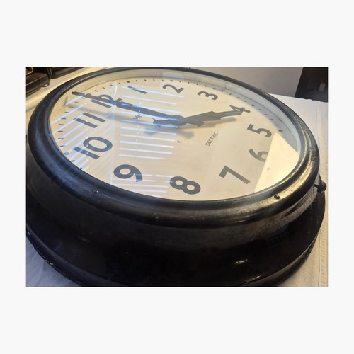 Large vintage smiths - vintage,